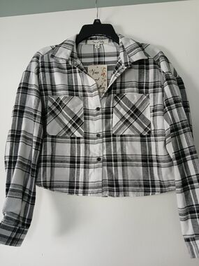 Plaid Cropped Button-Up Shirt Jacket - Black & White